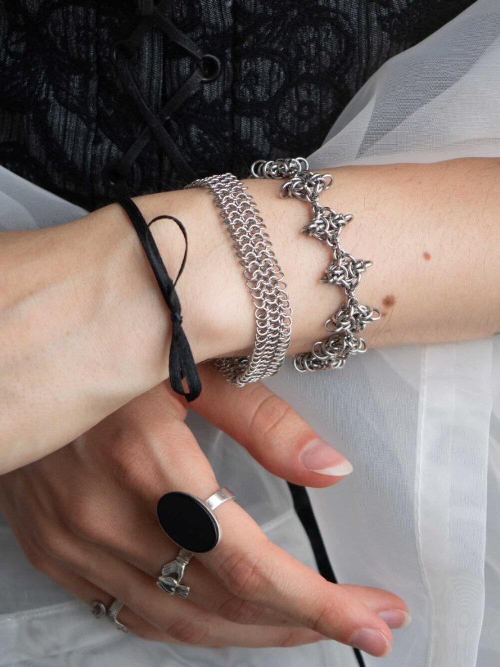 Vintage unique modern medieval dainty silver chain mail bracelet - Picture 2 of 13